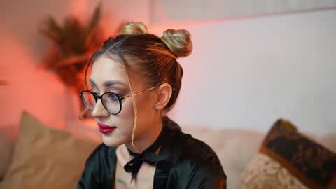  Aileen  online show from December 21, 9:54 pm