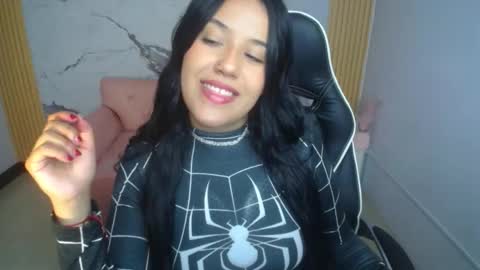 ailyn_ch1 online show from December 21, 4:35 pm