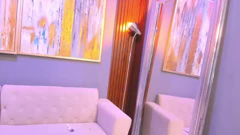  Ainhoa  online show from April 13, 11:25 am