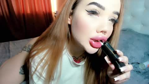 Aira online show from February 5, 3:02 am