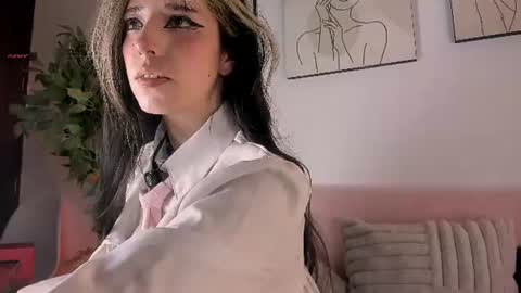 Aisha online show from July 6, 2:47 pm