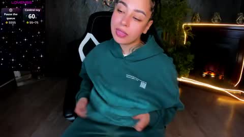 Aisha online show from March 31, 8:37 am