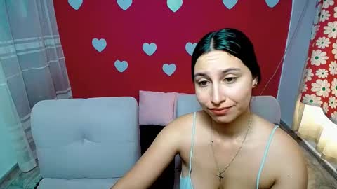 aisha_stacey0410 online show from June 3, 3:50 pm