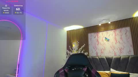 Aisha  online show from July 23, 1:09 pm