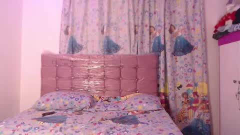 Aisha online show from December 13, 9:10 pm