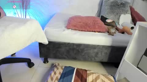 akane online show from October 10, 1:55 am