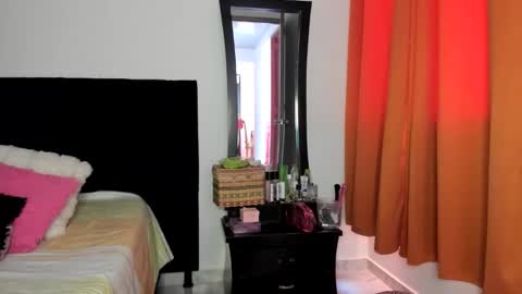 MIRANDA online show from April 4, 9:33 pm