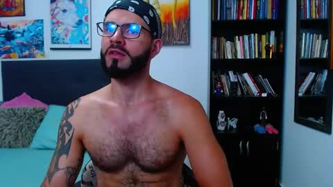 akiles online show from March 7, 1:31 am