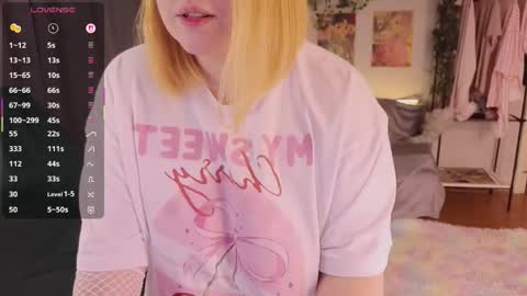 Aki online show from November 28, 7:10 pm