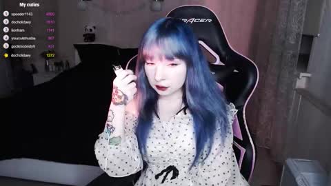 akirahartyx online show from October 19, 5:17 pm