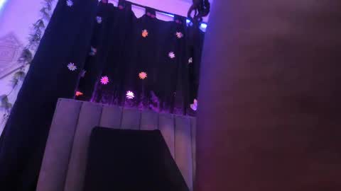 akirastone_ online show from September 24, 12:23 pm