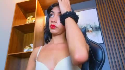 Alahia Rodriguez online show from May 4, 7:53 pm