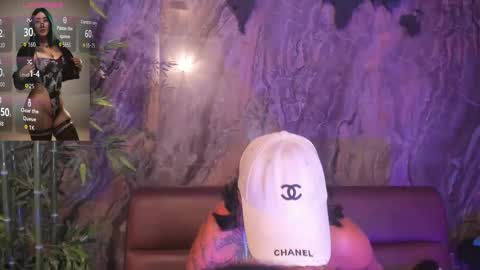 Snapshot of alahia_dangelo_ chatting on October 22, 6:53 pm ALAHIA online show from October 22, 6:53 pm