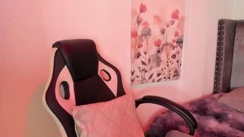 Alaia Carter online show from October 15, 5:00 am