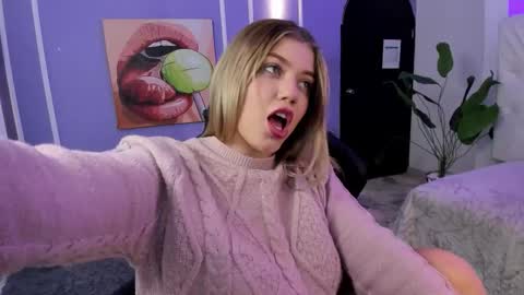 Alaia online show from November 8, 1:47 pm