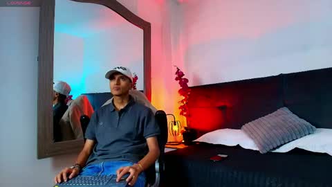 alan_colthon online show from April 17, 2:25 am