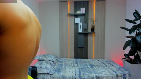 Alan  Kevin can we reach 100 thumbs up please guys  online show from April 15, 7:27 pm