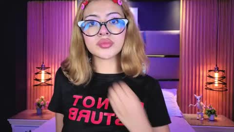 Sasha online show from April 22, 11:50 am