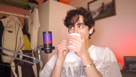 idenavarre online show from January 25, 10:50 pm