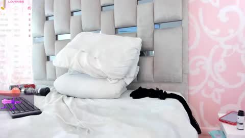 alannarose_1 online show from April 21, 2:51 am