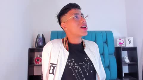 alannaughty_ online show from January 19, 12:59 am