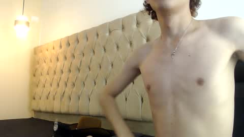 alantrickz365 online show from October 10, 4:29 am