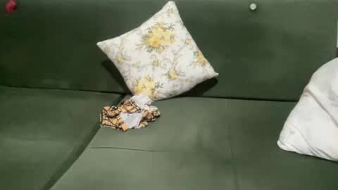 alarasissy online show from September 8, 11:04 pm