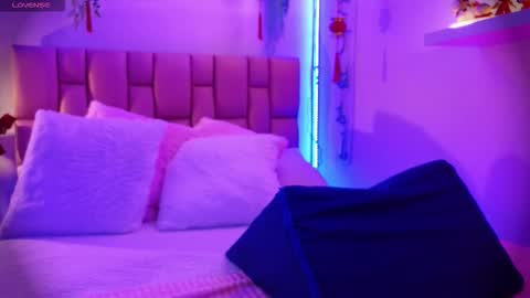 albaandthayron online show from October 3, 12:13 pm