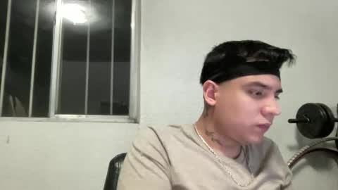 albertoarenas16 online show from April 17, 4:59 am