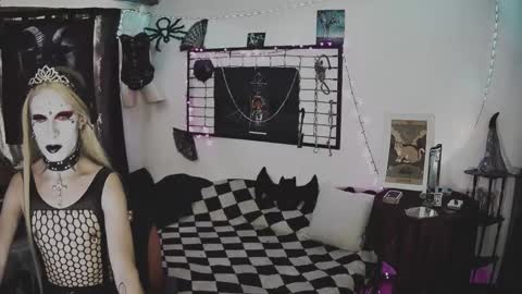 Mistic witch online show from February 12, 7:02 pm