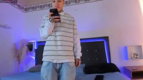ale_cruzz online show from June 9, 7:35 pm