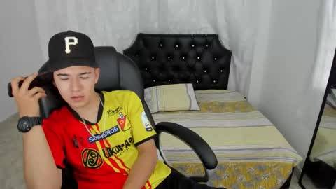 Aleck Boy online show from November 26, 7:54 pm