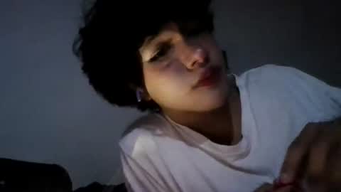 alefemboy8117 online show from July 28, 5:05 am