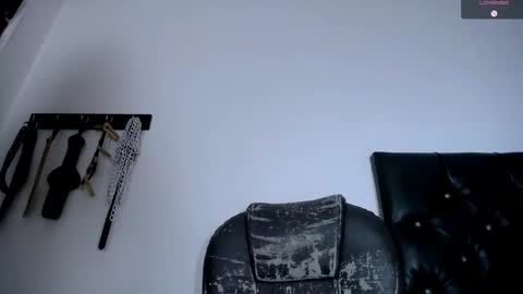 alejahornyx online show from April 4, 2:13 pm