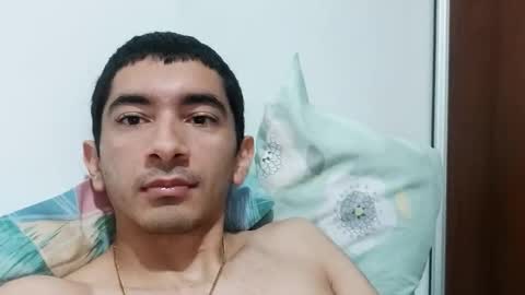 alejandro394314 online show from June 8, 9:38 pm