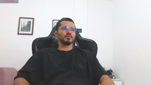 alejandroo_7 online show from December 5, 6:38 pm