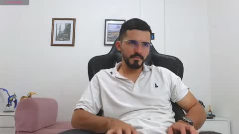 Snapshot of alejandroo_7 chatting on October 22, 7:26 pm alejandroo_7 online show from October 22, 7:26 pm