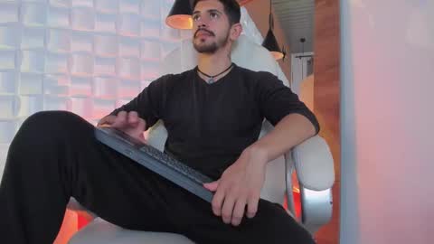 Snapshot of alejandrostorm chatting on October 20, 9:09 pm Alejo online show from October 20, 9:09 pm