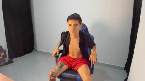 alejo18c online show from February 4, 5:33 am