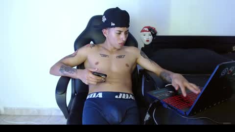 alejo online show from April 12, 7:45 am