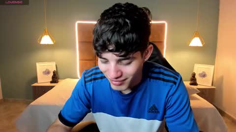 ALejoo Saenz online show from February 27, 4:49 am