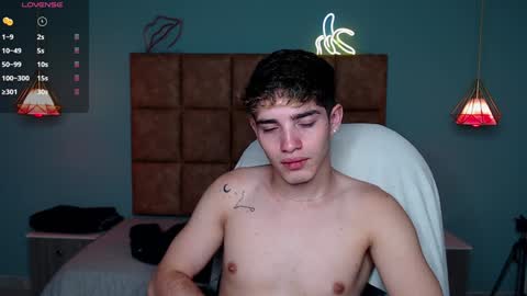 ALejoo Saenz online show from December 4, 12:02 am