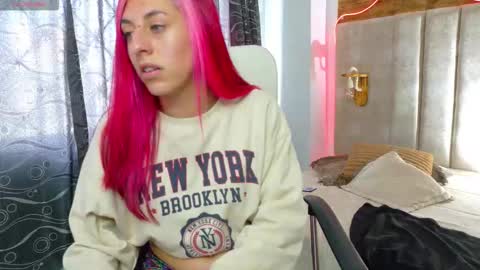 Snapshot of alektra_bryce chatting on September 18, 8:13 pm alektra_bryce online show from September 18, 8:13 pm