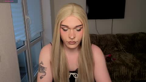 ALENA  INDEPENDENT MODEL online show from April 27, 2:58 pm