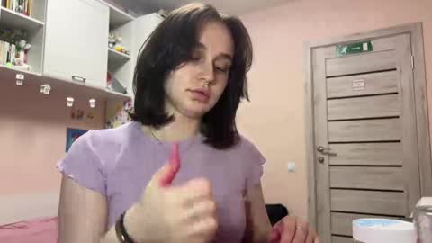 Nora online show from April 16, 8:09 pm