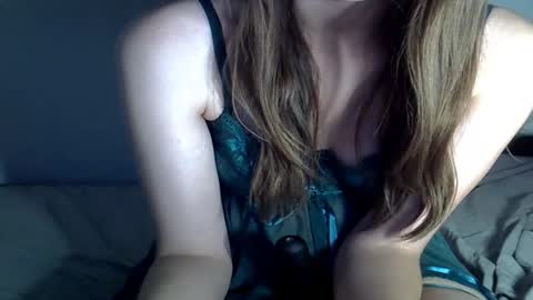 Snapshot of aleniia19 chatting on September 27, 8:39 pm Aleniia19 online show from September 27, 8:39 pm