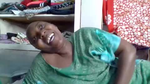 Noreen Kennth and Emilly online show from November 4, 6:37 am