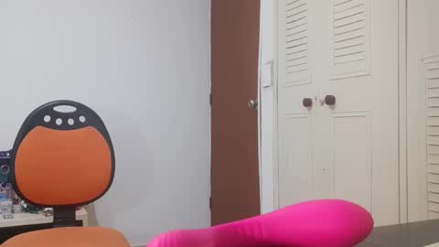 Alesia jones01 online show from February 3, 6:40 am