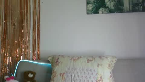 QUEEN OFF MILk  IM BACK  15 NOV online show from November 29, 9:33 pm