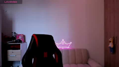 AlessandraMoreli Its my birthday online show from April 22, 8:05 pm